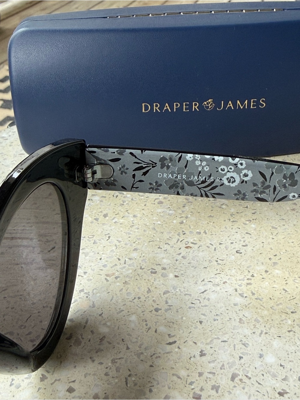 Draper James RSVP Women’s Black Cat-Eye Sunglasses DJ9019 - Picture 7 of 10
